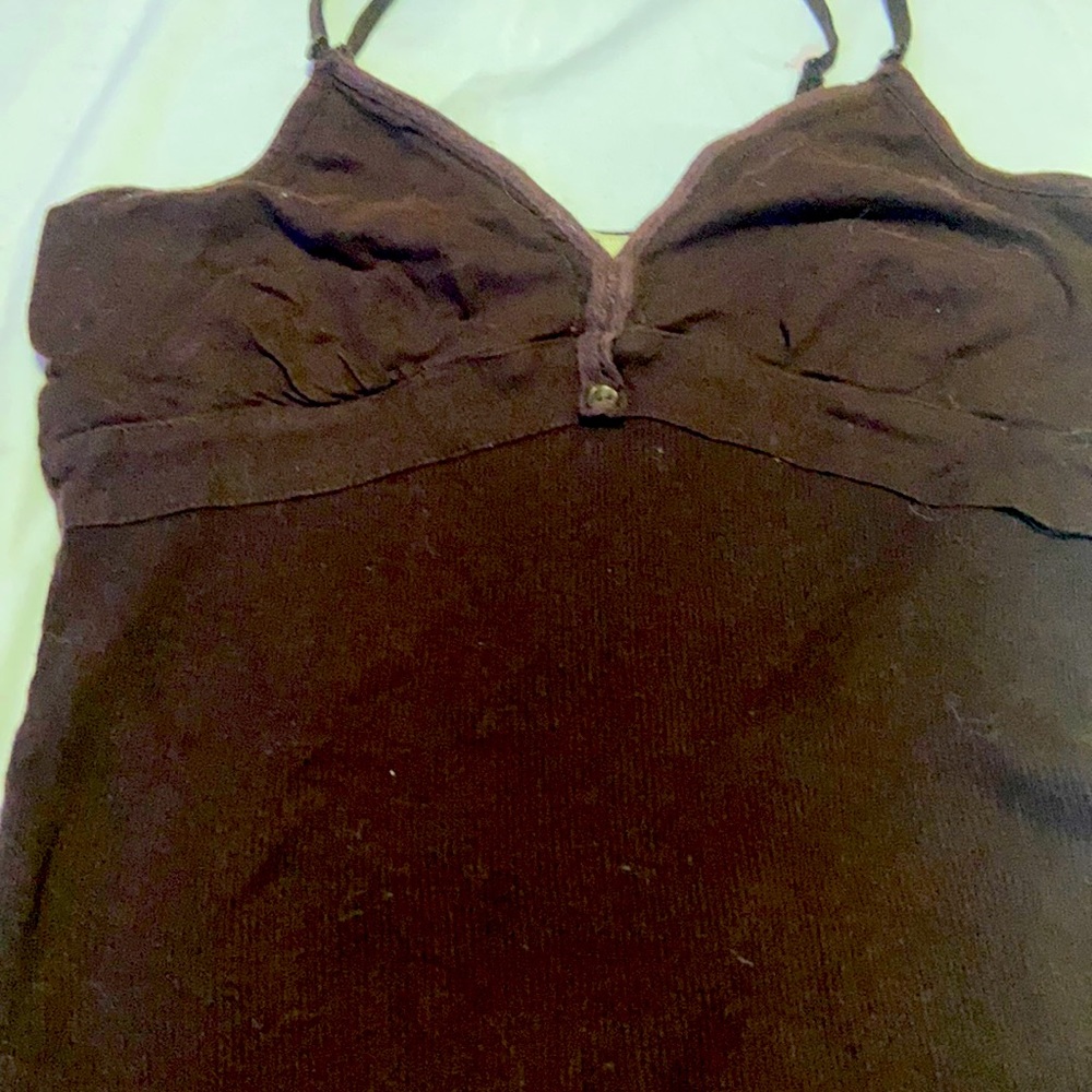 Brown lei tank top.